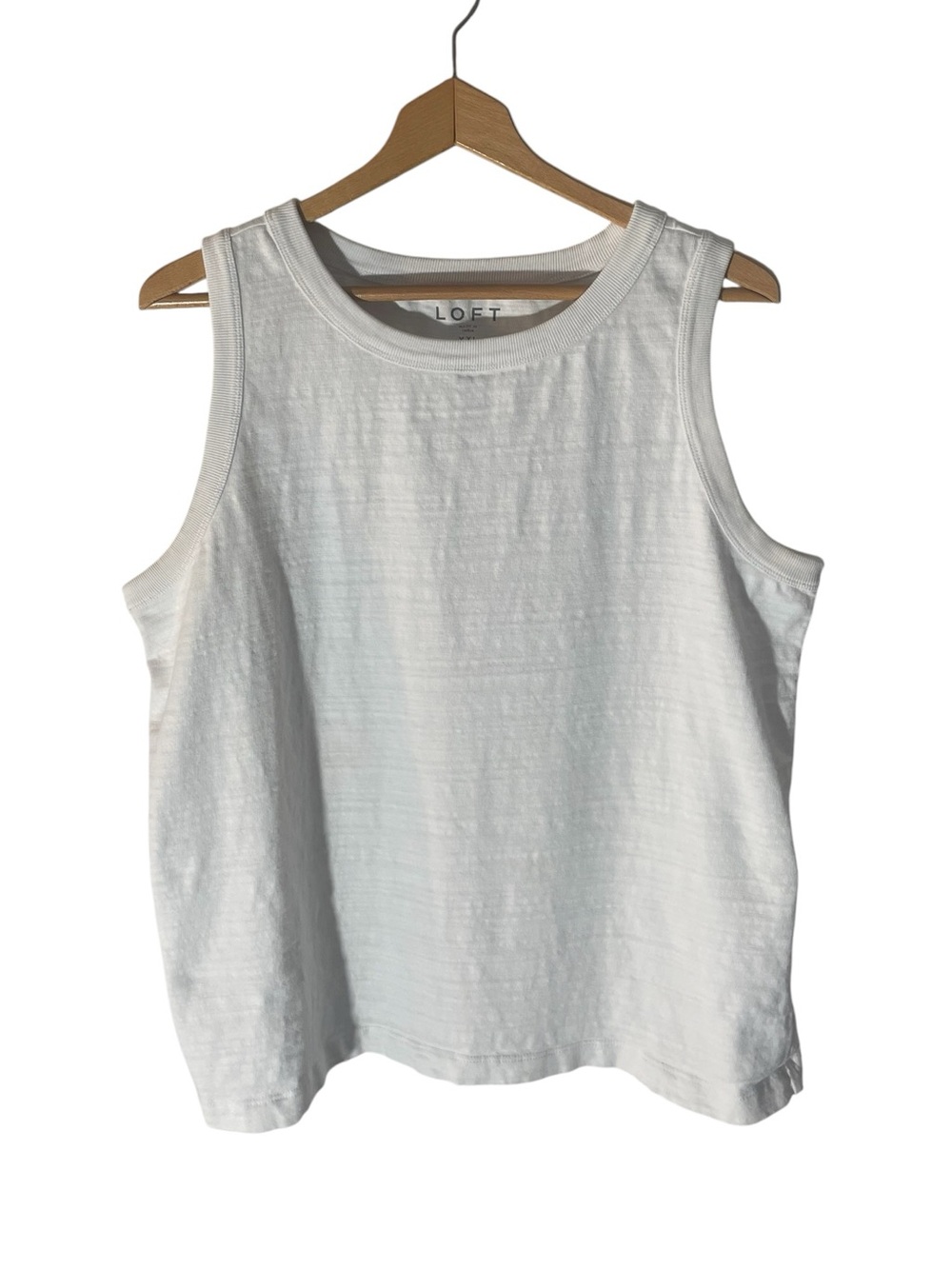 B8- XXL LOFT White Ribbed Crewneck Tank